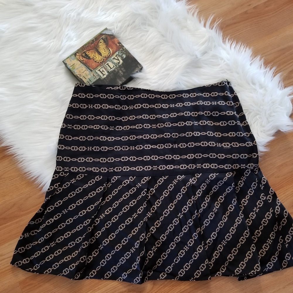Tommy Hilfiger skirt - Picture 3 of 6